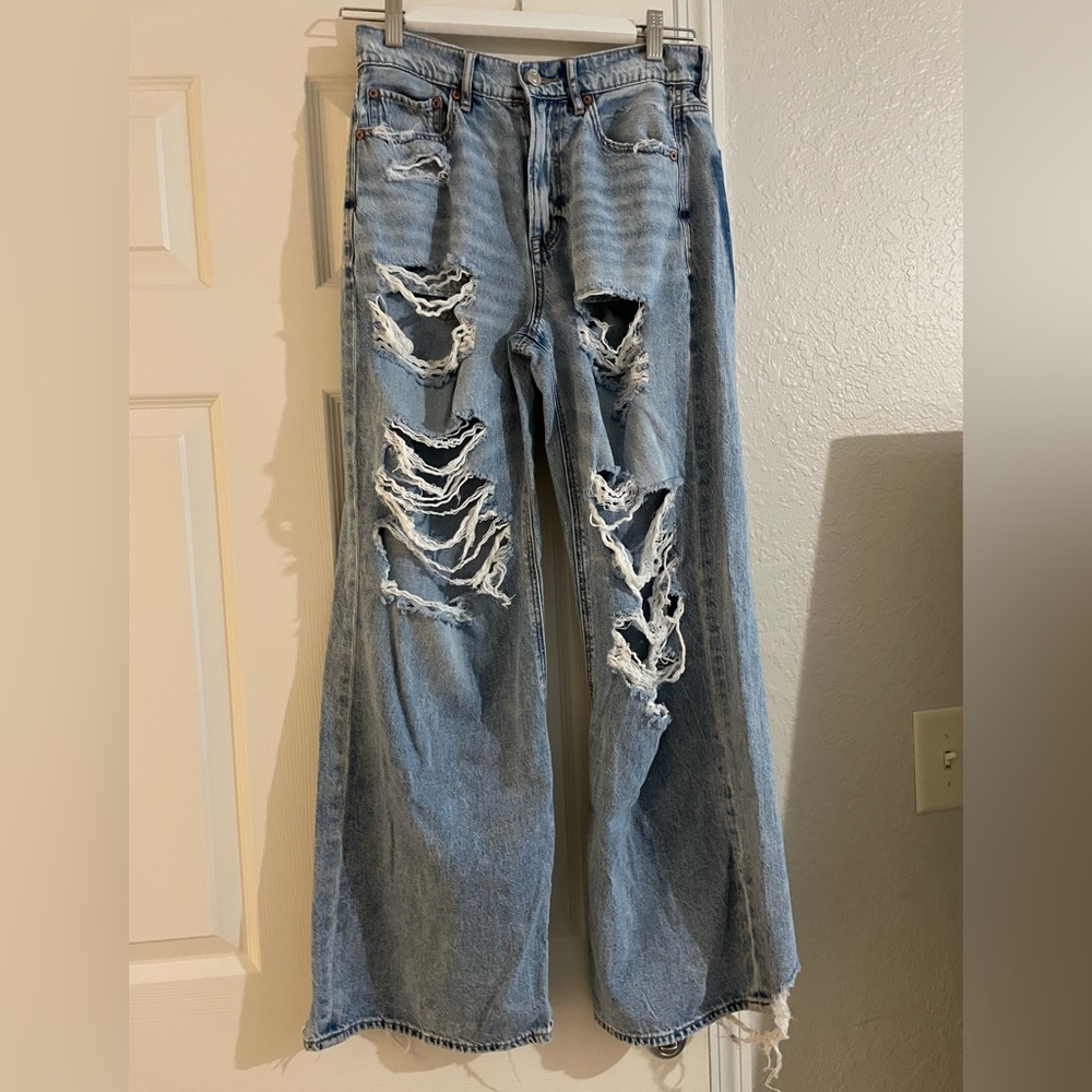 AE Dreamy Drape Ripped Super High-Waisted Baggy Wide-Leg Jean